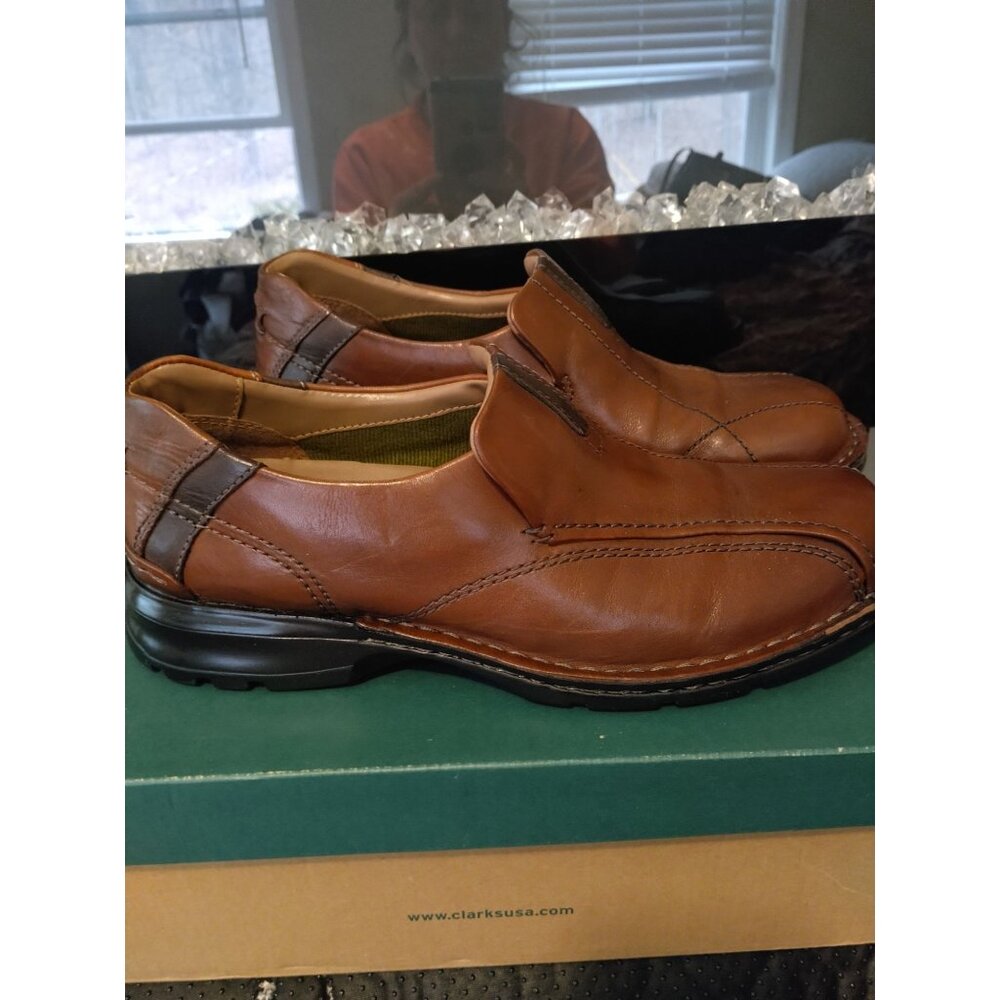 NIB Men's Clarks Escalade Brown Leather Slip On Comfort Loafers Size 10.5